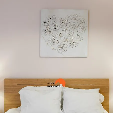 #165 Walk Everywhere Apartment